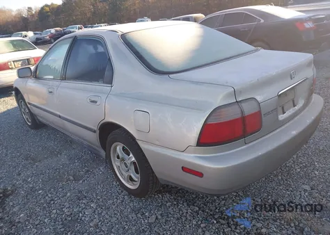 1997 Honda Accord Lx z USA, uszkodzony, nr VIN JHMCD5637VC012022